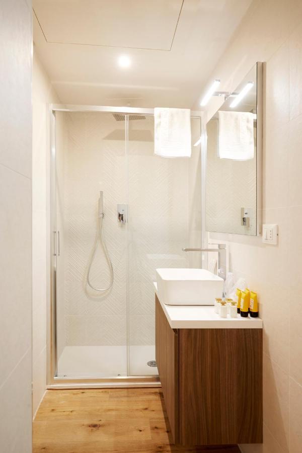 Prestige Boutique Homes - Colonne Di San Lorenzo Milan Bagian luar foto